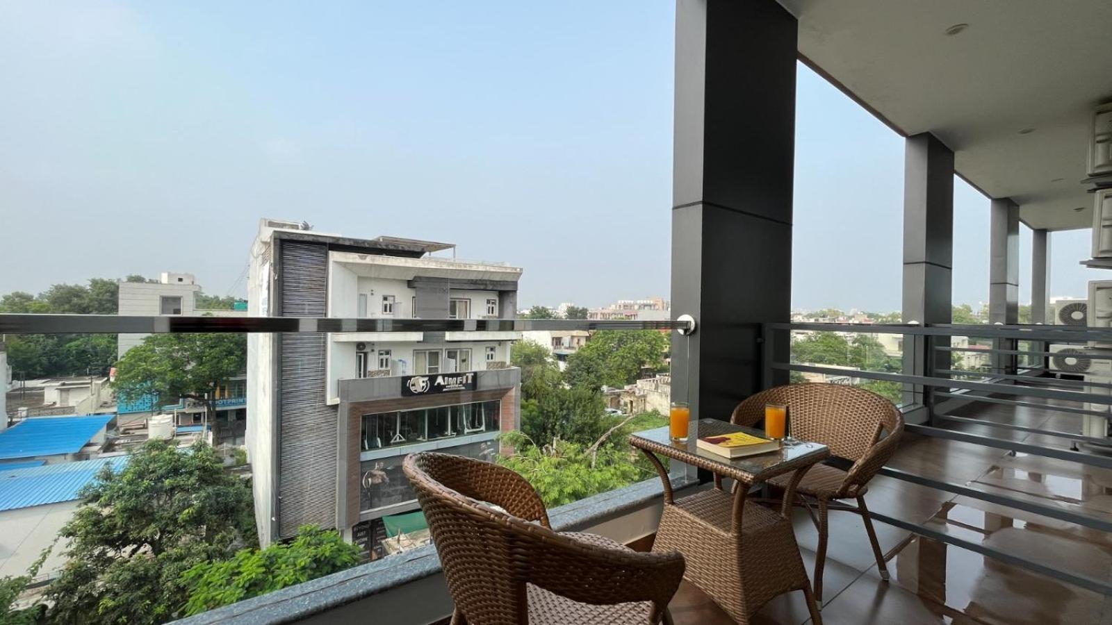 Zen Suites Gurgaon - Luxe Stays Collection 외부 사진